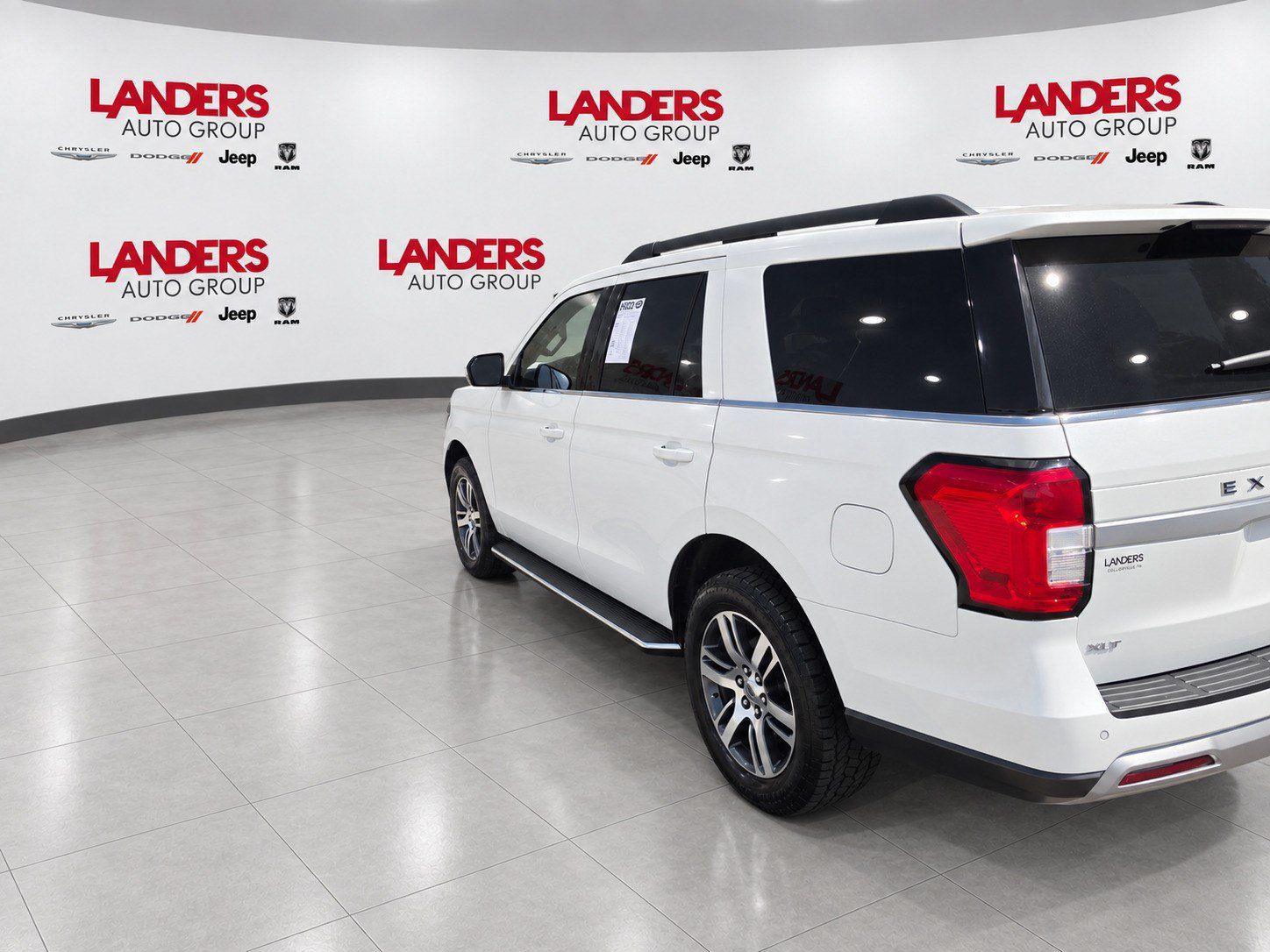 Certified 2022 Ford Expedition XLT RWD image 7