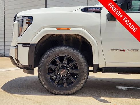 Used 2024 GMC Sierra 2500 AT4 w/ AT4 Premium Plus Package AWD/4WD image 8