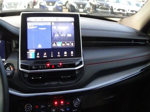 Certified 2024 Jeep Compass Trailhawk w/ Trailhawk Elite Group image 24