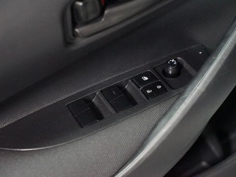 Certified 2025 Toyota Corolla LE FWD image 28