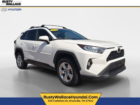 Used 2020 Toyota RAV4 XLE w/ Convenience Package FWD image 1