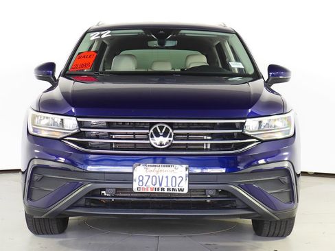 Used 2022 Volkswagen Tiguan SE image 3