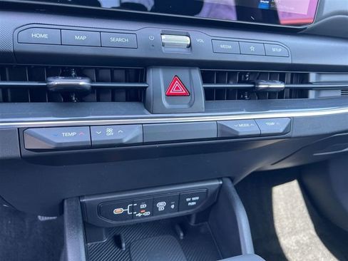 Used 2025 Kia K4 EX image 19