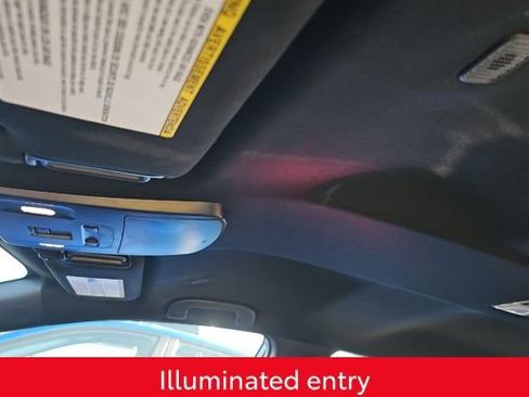 Used 2025 Toyota Camry SE FWD image 15