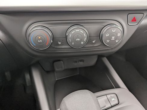 New 2026 Chevrolet Trax RS w/ Sunroof Package image 23