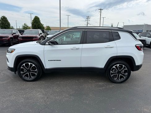 Certified 2022 Jeep Compass Limited w/ Sun and Sound Group AWD/4WD image 7