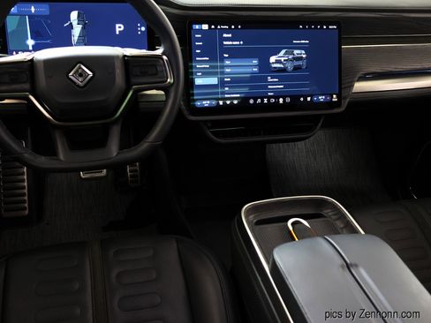 Used 2023 Rivian R1S Launch Edition image 18