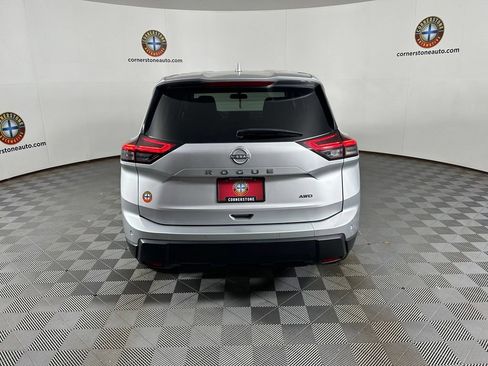 Used 2025 Nissan Rogue SV AWD/4WD image 17