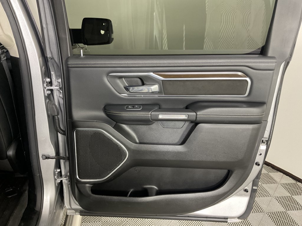 Used 2022 RAM 1500 Laramie AWD/4WD image 22