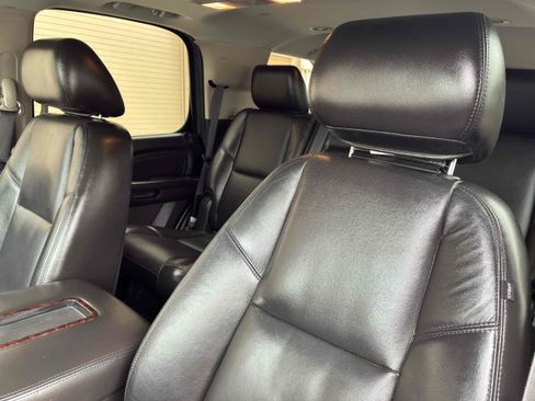 Used 2011 GMC Yukon Denali AWD/4WD image 37
