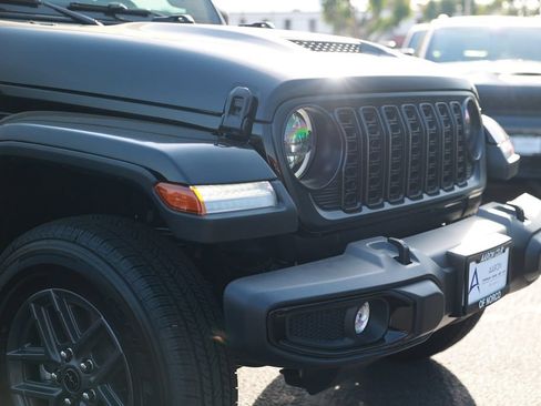 New 2026 Jeep Gladiator Sport AWD/4WD image 7