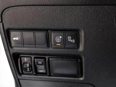 Used 2017 Nissan Armada Platinum w/ Captain Seat Package image 39