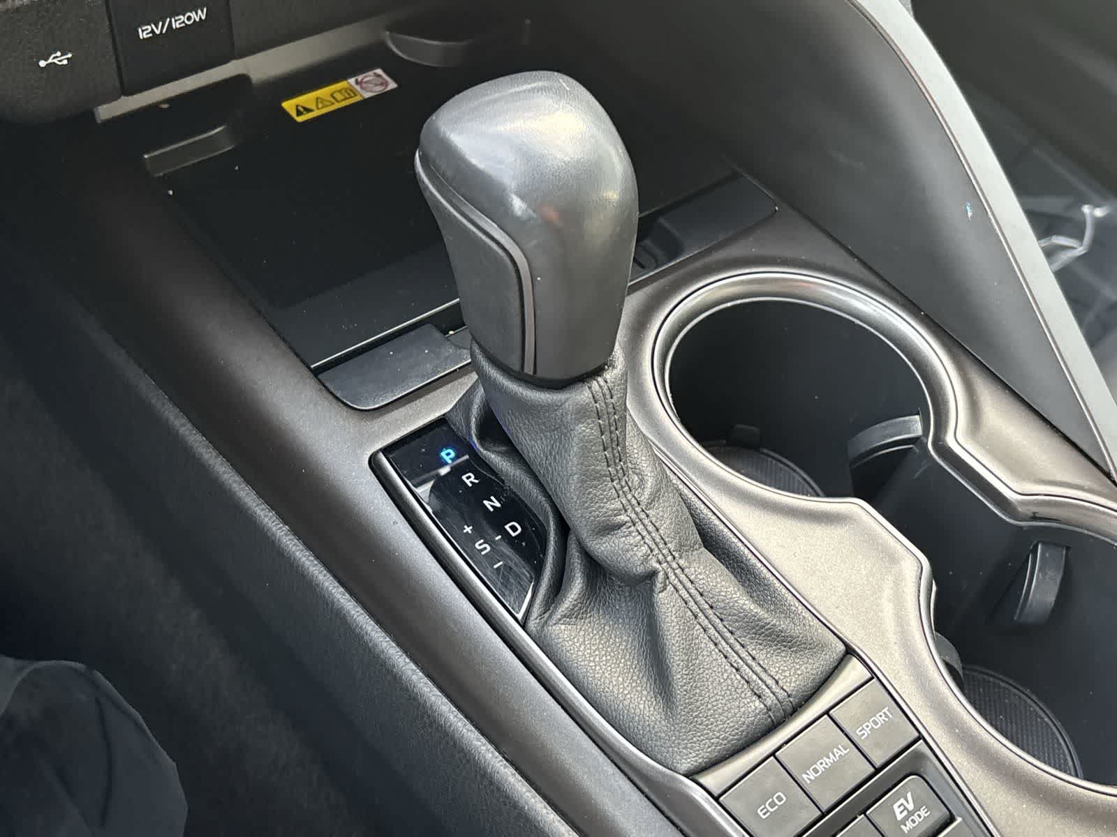 Used 2022 Toyota Camry XSE FWD image 25