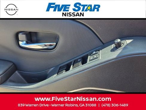 Used 2024 Nissan Frontier SV RWD image 29
