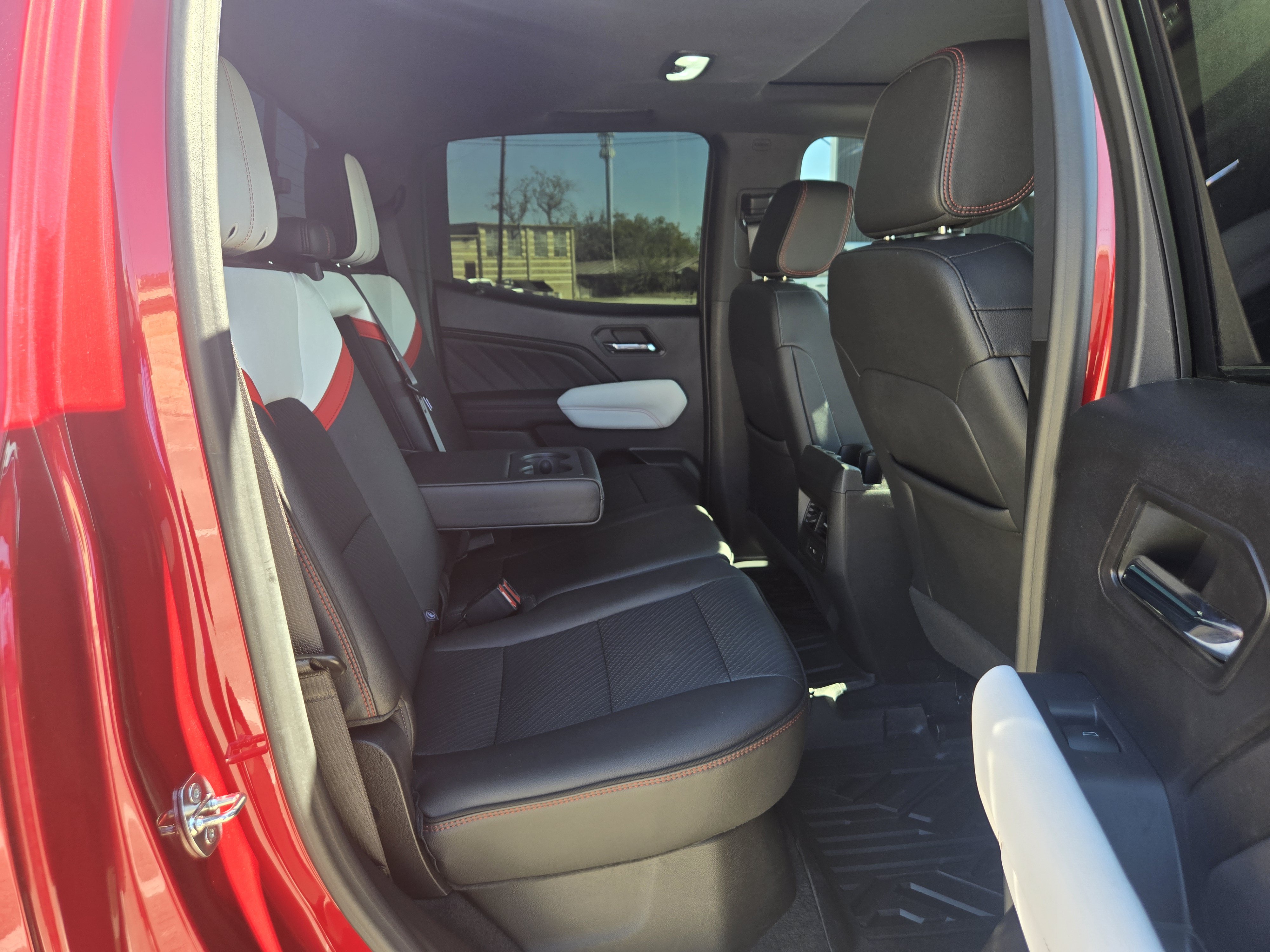 Used 2023 GMC Canyon AT4X AWD/4WD image 11