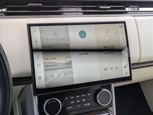 Used 2023 Land Rover Range Rover SE image 10