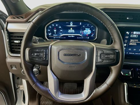 Used 2024 GMC Sierra 1500 Denali w/ Denali Reserve Package RWD image 9
