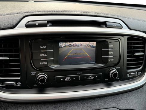 Used 2017 Kia Sorento FWD image 21
