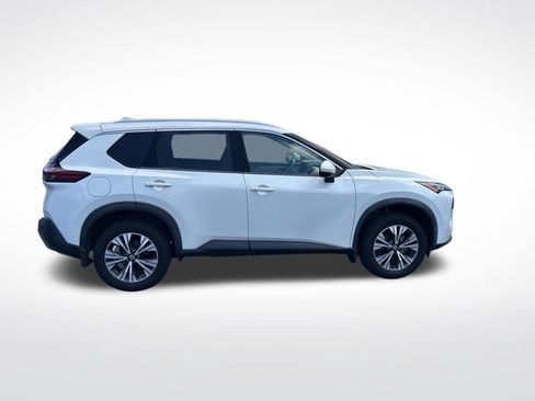 Certified 2021 Nissan Rogue SV w/ Premium Package FWD image 5