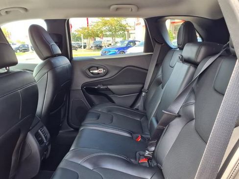 Used 2023 Jeep Cherokee Altitude Lux AWD/4WD image 7