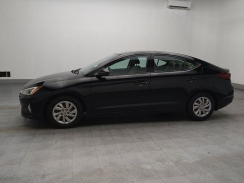 Used 2020 Hyundai Elantra SE FWD image 2
