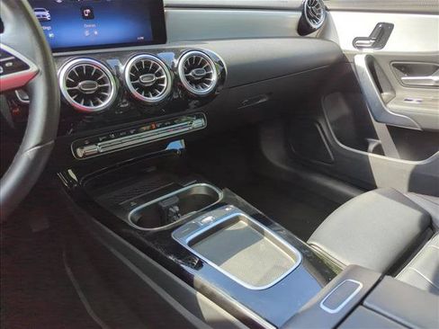 Used 2025 Mercedes-Benz CLA 250 image 14