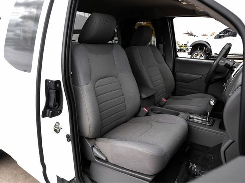 Used 2019 Nissan Frontier S image 31