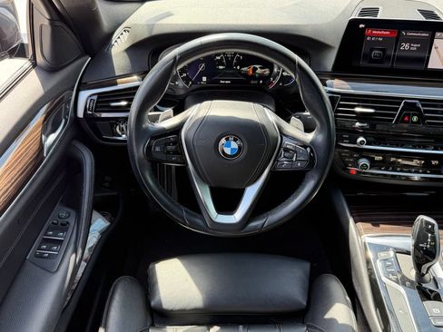 Used 2019 BMW 530i w/ Convenience Package RWD image 8