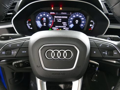 Used 2022 Audi Q3 2.0T Premium Plus w/ Premium Plus Package AWD/4WD image 16