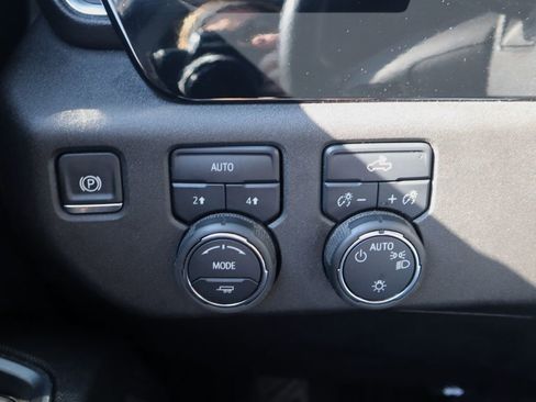 Used 2025 Chevrolet Silverado 1500 LT image 23