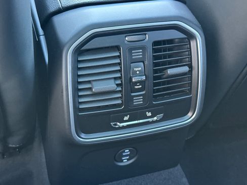 New 2026 Porsche Macan image 14