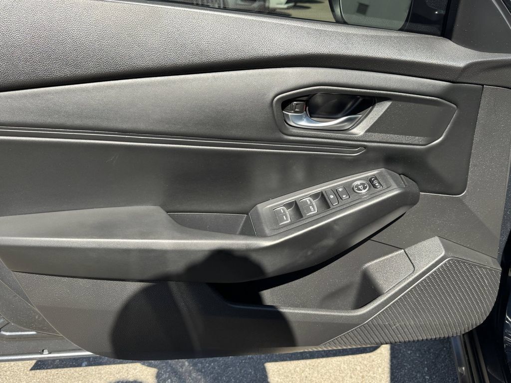 Used 2023 Honda Accord EX image 15