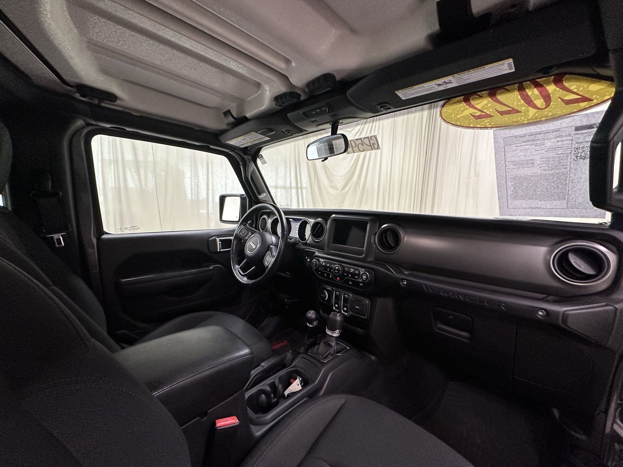 Used 2022 Jeep Wrangler Sport AWD/4WD image 16