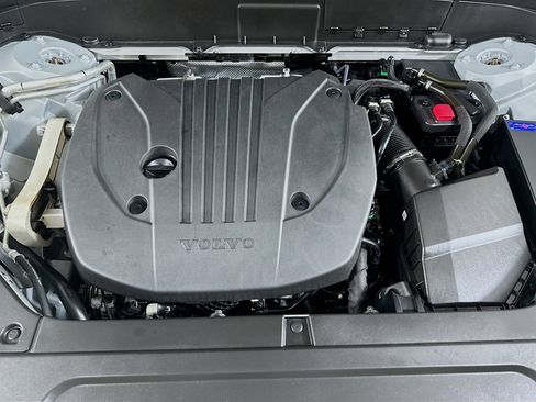 Used 2024 Volvo XC90 B5 Core w/ Protection Package image 34