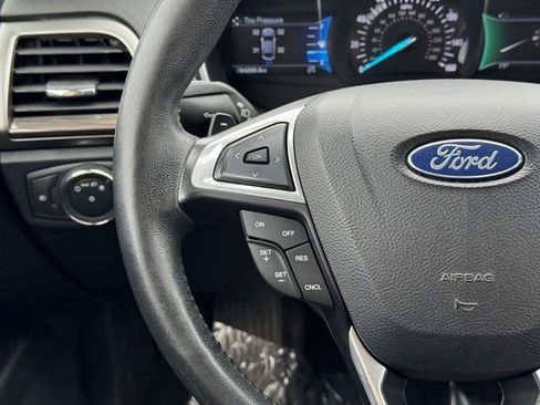 Used 2017 Ford Fusion SE w/ Fusion SE Technology Package FWD image 21