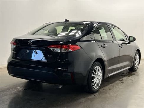 Used 2021 Toyota Corolla LE image 31