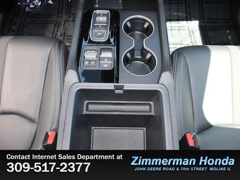 Certified 2025 Honda Pilot Touring image 20