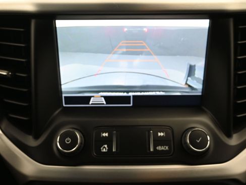 Certified 2023 GMC Acadia SLE image 13