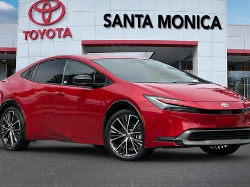 Used 2023 Toyota Prius XLE AWD/4WD image 2