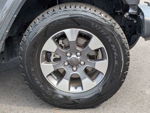 Used 2023 Jeep Wrangler Unlimited Sahara AWD/4WD image 12