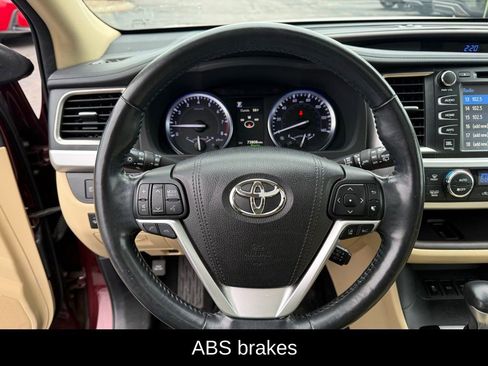 Used 2018 Toyota Highlander Limited Platinum image 8