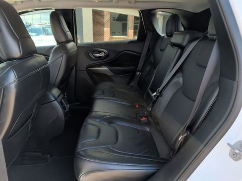 Used 2020 Jeep Cherokee Limited AWD/4WD image 30