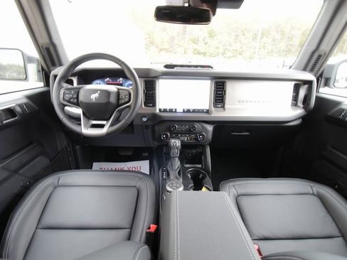 New 2025 Ford Bronco Outer Banks w/ Sasquatch Package image 4