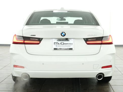 Used 2025 BMW 330i xDrive Sedan w/ Premium Package AWD/4WD image 4
