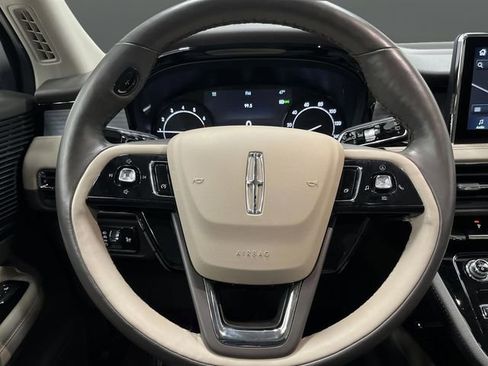 Used 2022 Lincoln Corsair AWD w/ Premium Package image 19