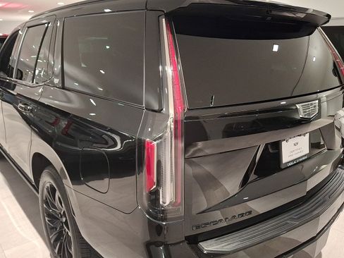 Used 2023 Cadillac Escalade Sport Platinum AWD/4WD image 11