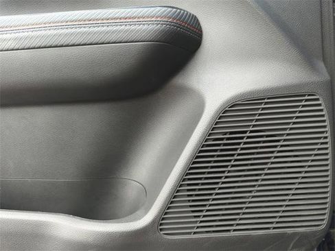 Certified 2025 Nissan Kicks SR image 21