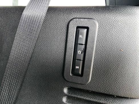 Used 2017 Lincoln Navigator Select image 17