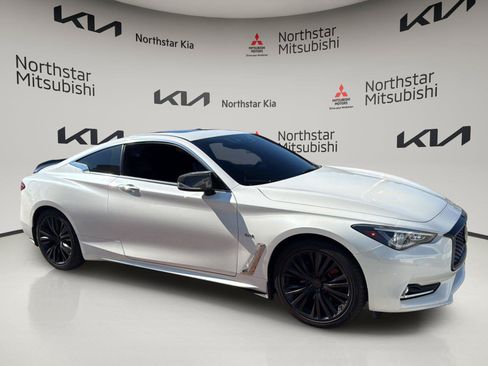 Used 2019 INFINITI Q60 3.0t Luxe w/ Essential Package AWD/4WD image 8