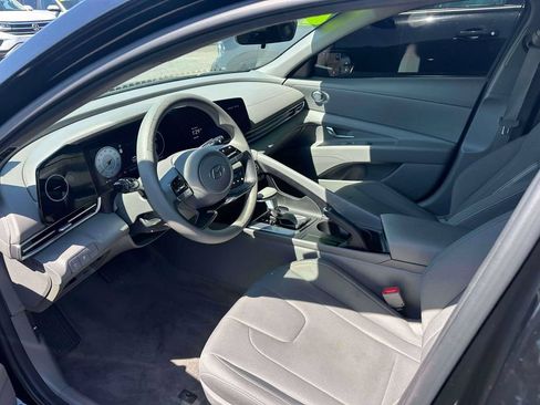 Used 2024 Hyundai Elantra SEL FWD image 13